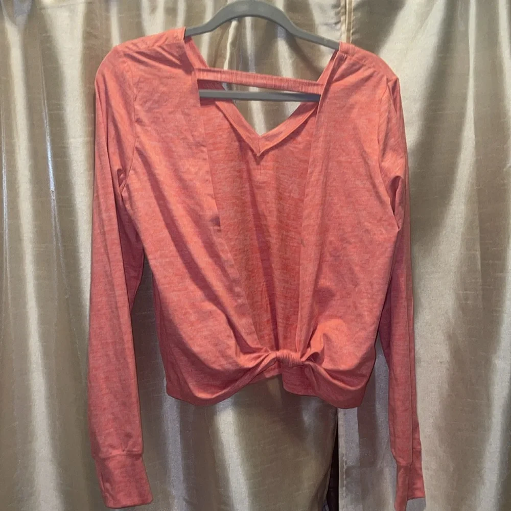 Tops - Picture 2 of 7